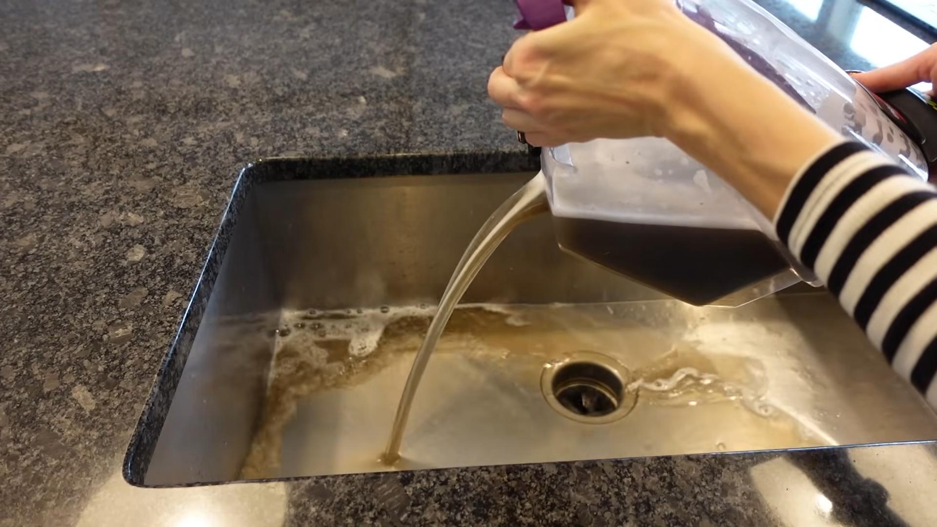 Essential oil carpet cleaning