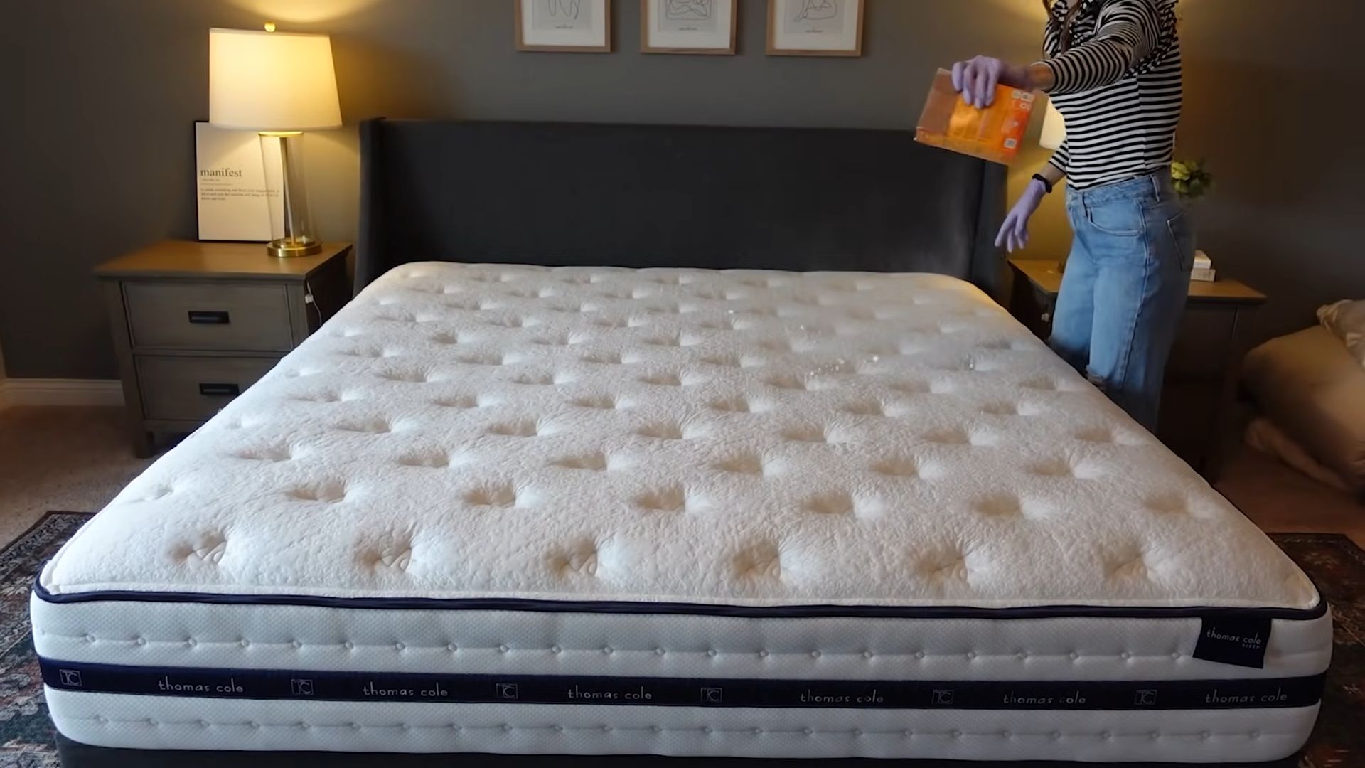 Freshen mattress with baking soda