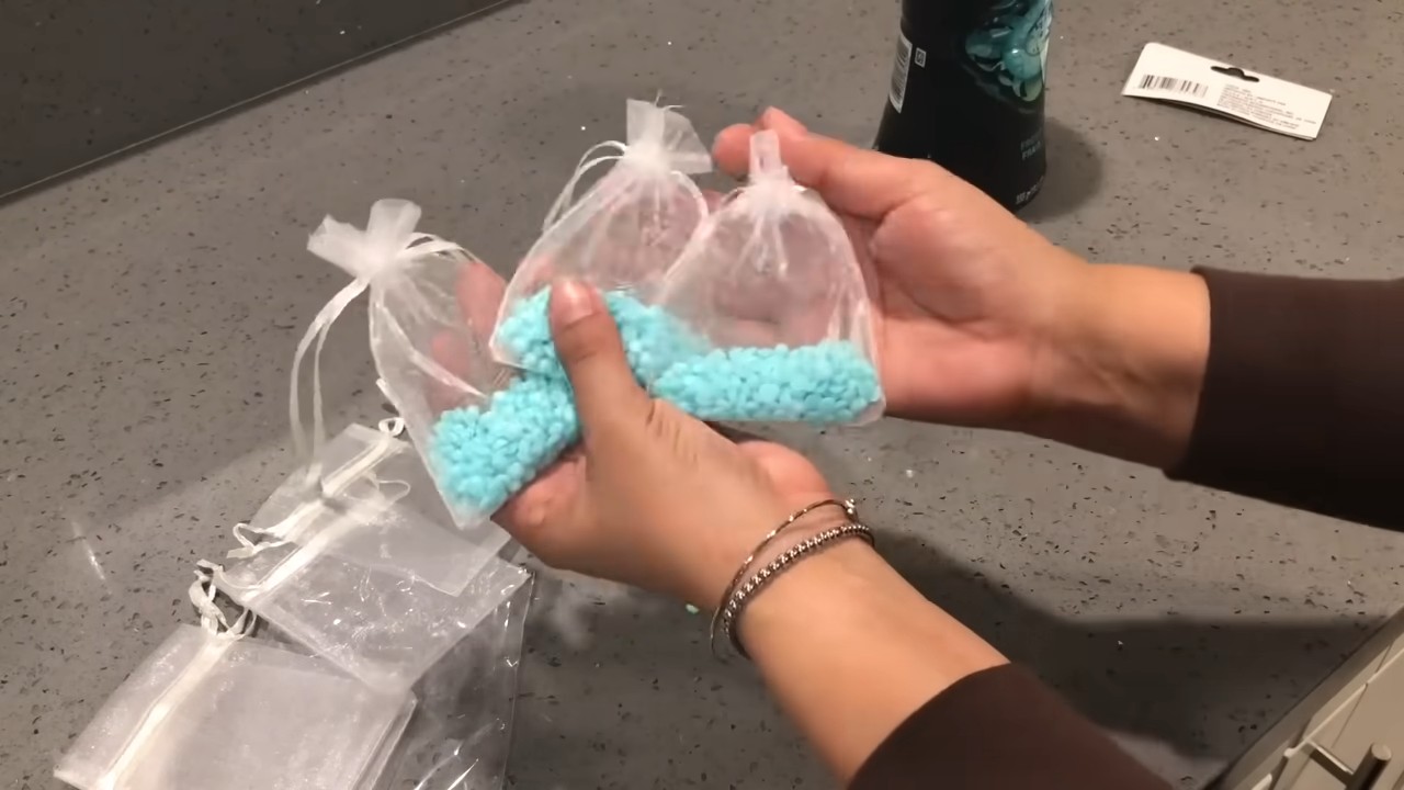 Downy Unstopables home fragrance