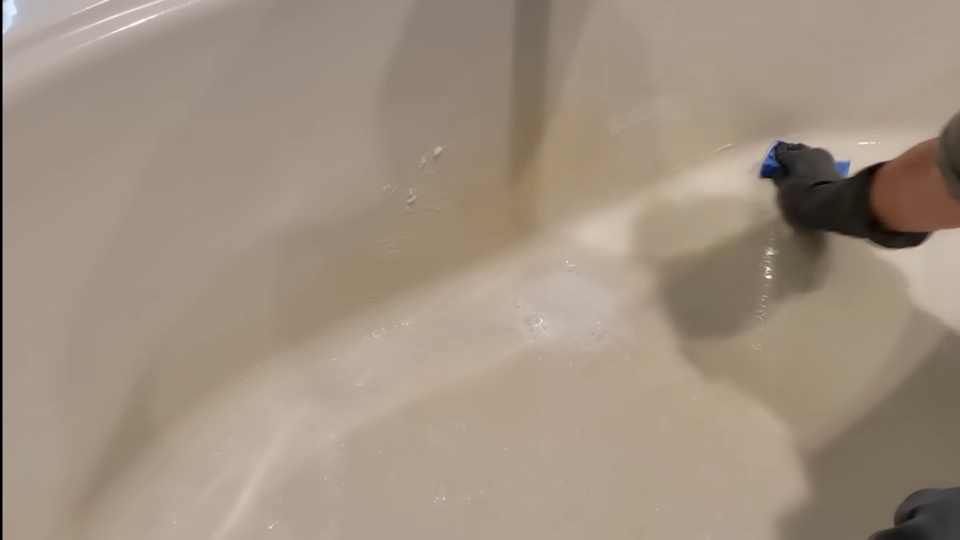 Bathroom cleaning with vinegar soap